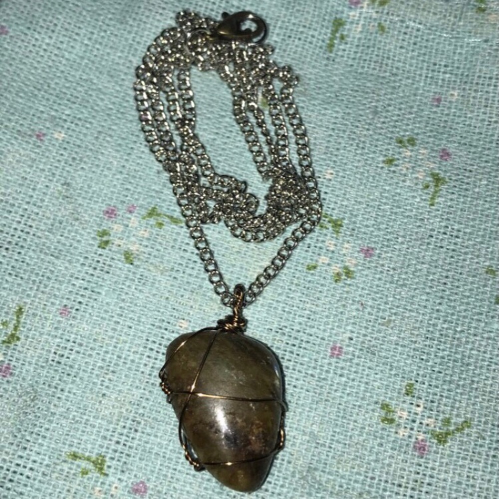 Labradorite pendant